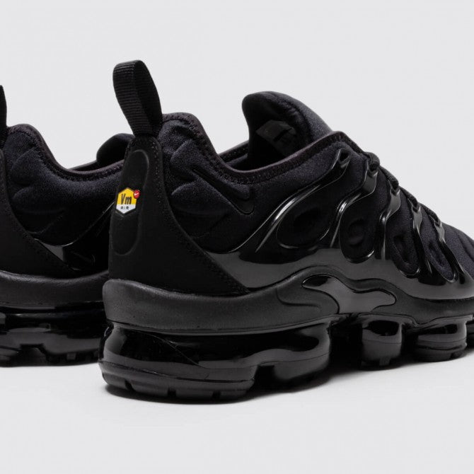 Nike Air VaporMax Plus - Black